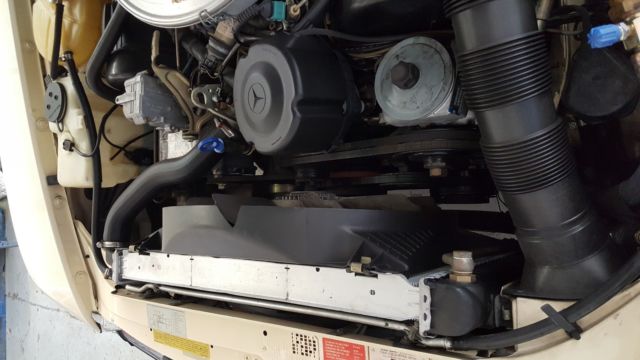 1988 CREAM Mercedes-Benz SL-Class Convertible