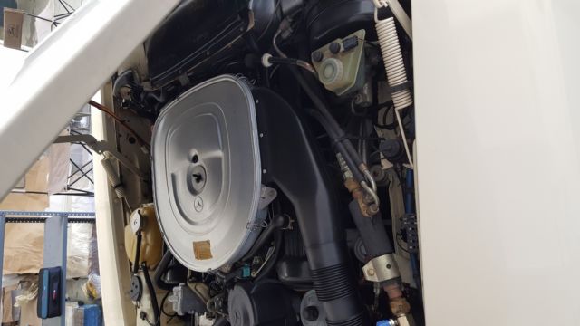 1988 CREAM Mercedes-Benz SL-Class Convertible