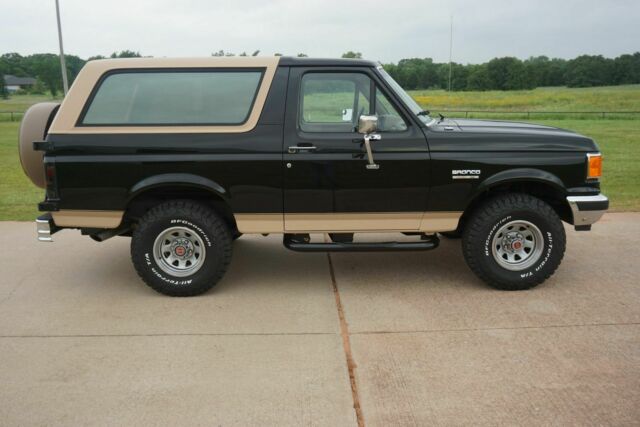 1988 Black Ford Bronco SUV
