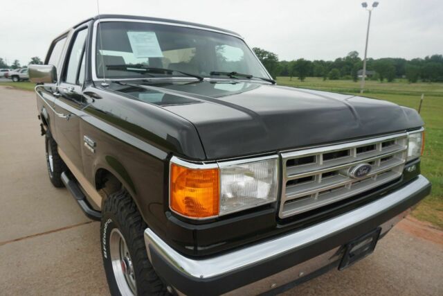 1988 Black Ford Bronco SUV