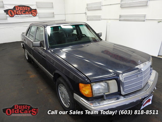 1988 Blue Mercedes-Benz 400-Series Sedan