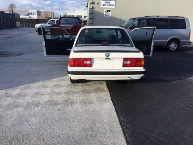 1988 White BMW 3-Series Coupe