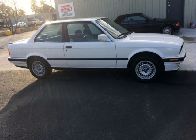 1988 White BMW 3-Series Coupe
