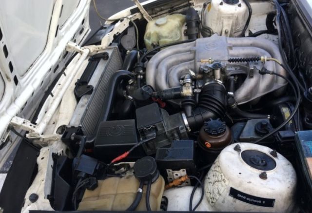 1988 White BMW 3-Series Coupe