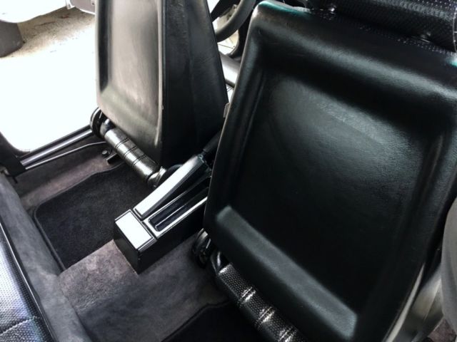 1988 White BMW 3-Series Coupe