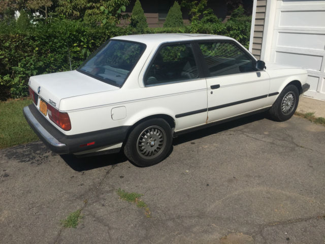 1988 White BMW 3-Series Coupe