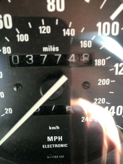 1988 White BMW 3-Series Convertible