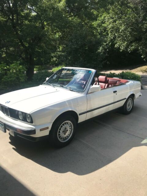 1988 White BMW 3-Series Convertible