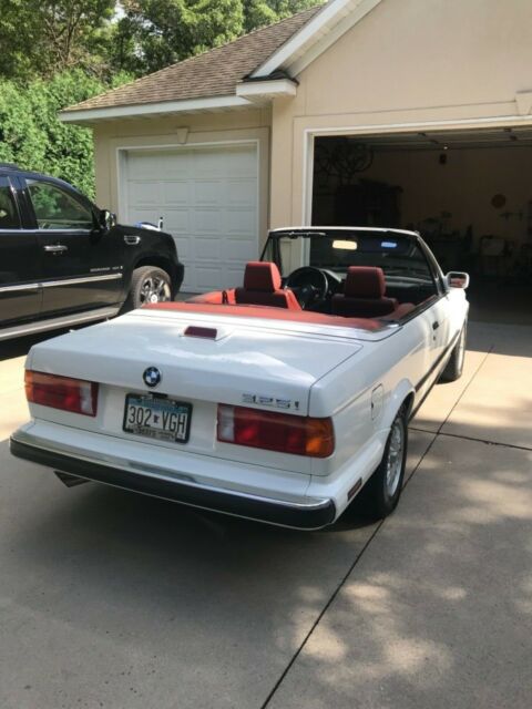 1988 White BMW 3-Series Convertible