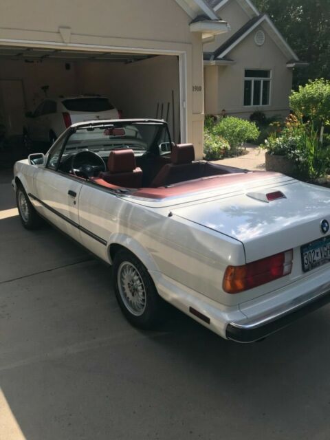 1988 White BMW 3-Series Convertible