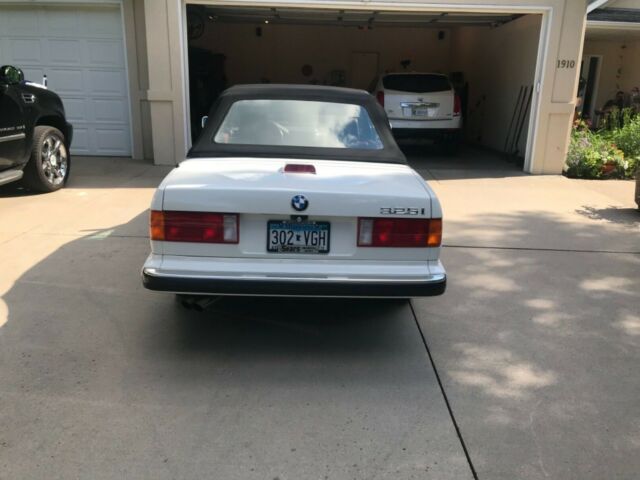 1988 White BMW 3-Series Convertible