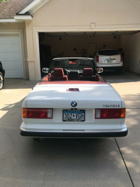 1988 White BMW 3-Series Convertible