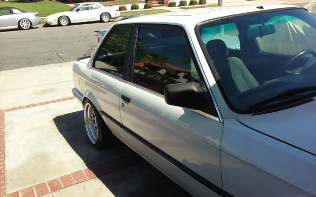 1988 white BMW 3-Series Coupe