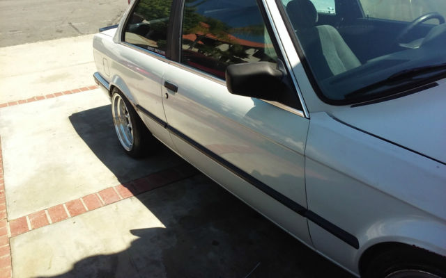 1988 white BMW 3-Series Coupe