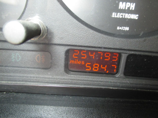 1988 Gold BMW 7-Series Sedan