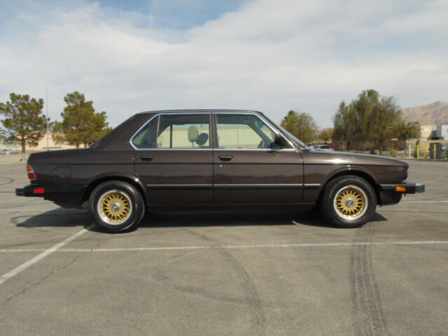 1988 Brown metalic BMW 5-Series Sedan