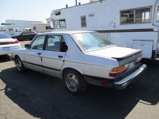1988 Gray BMW 5-Series