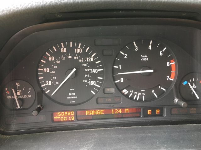 1988 White BMW 7-Series Sedan