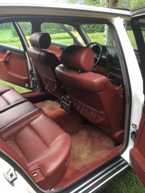 1988 White BMW 7-Series Sedan