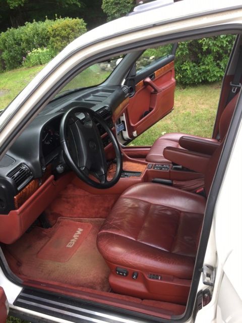 1988 White BMW 7-Series Sedan