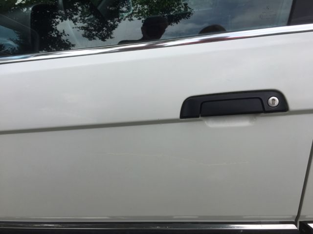 1988 White BMW 7-Series Sedan