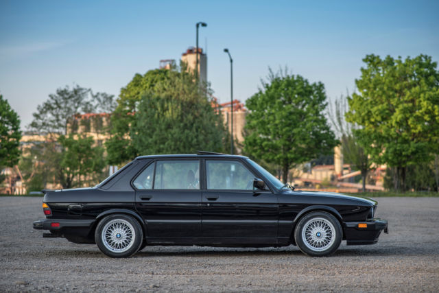 1988 Black BMW M5 Sedan