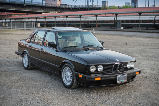 1988 Black BMW M5 Sedan