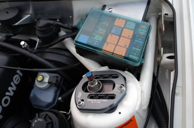 1988 Alpineweiss (Alpine White) BMW M3 Coupe