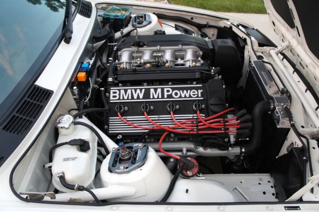 1988 Alpineweiss (Alpine White) BMW M3 Coupe