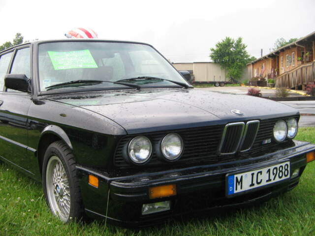 1988 BMW M5