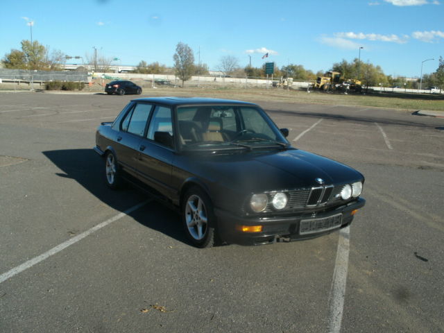 1988 Black BMW M5 Sedan