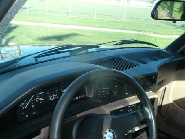 1988 Black BMW M5 Sedan