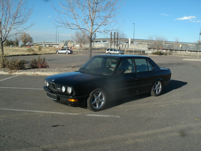 1988 Black BMW M5 Sedan