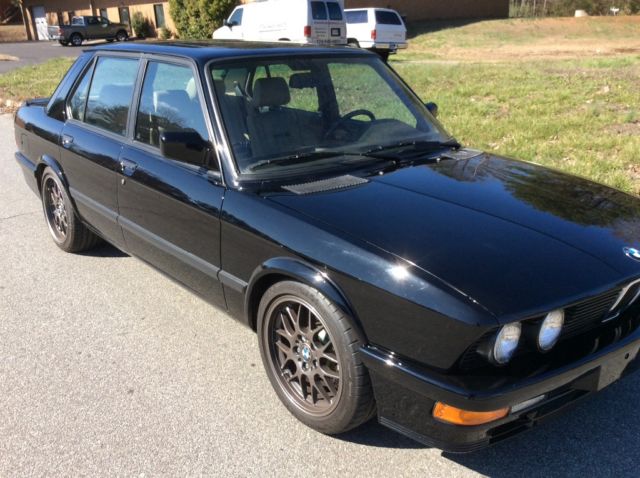 1988 Black BMW M5 Sedan