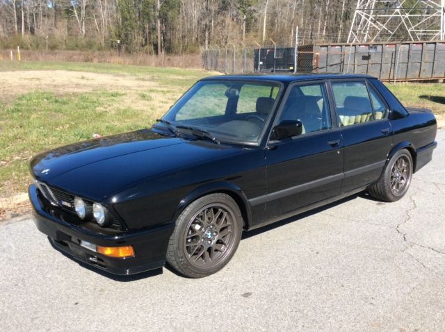 1988 Black BMW M5 Sedan