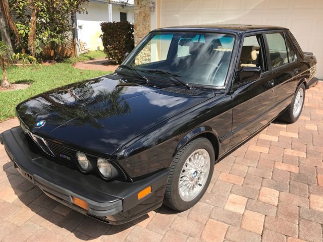1988 Black BMW M5 Sedan