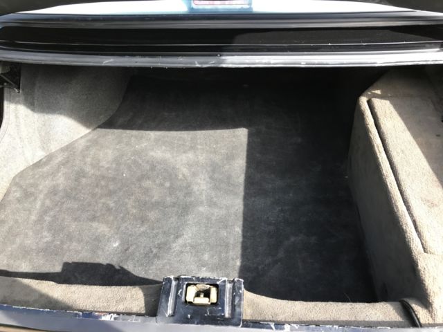 1988 Black BMW M5 Sedan