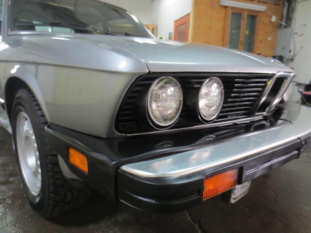 1988 Gray BMW 5-Series Sedan