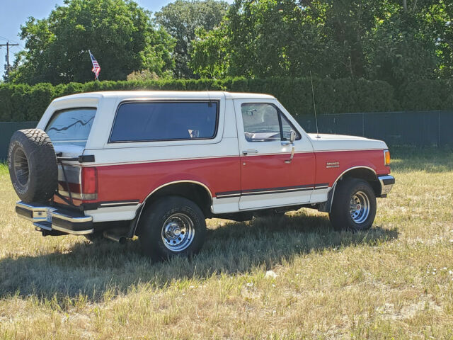 1988 BlueRED AND WHITE Ford Bronco SUV