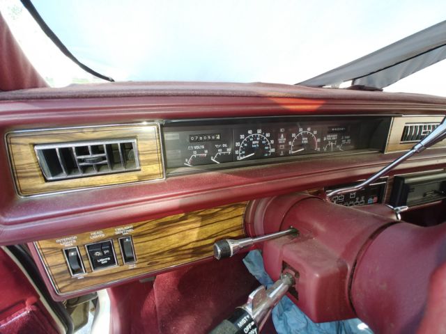 1988 White Buick Park Avenue Sedan