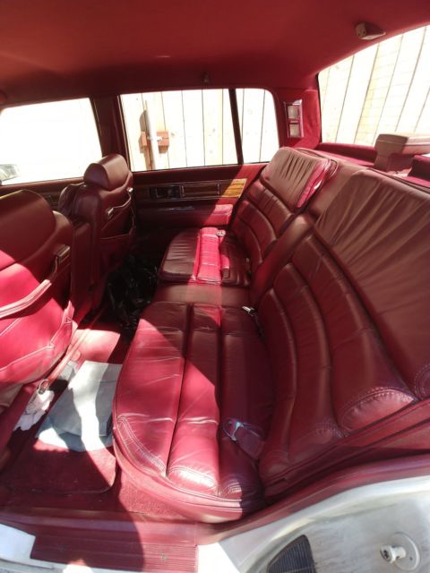 1988 White Buick Park Avenue Sedan