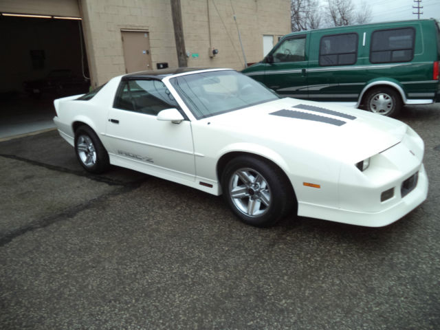 1988 Red Chevrolet Camaro Coupe