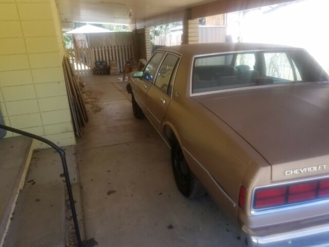 1988 Gold Chevrolet Caprice Sedan