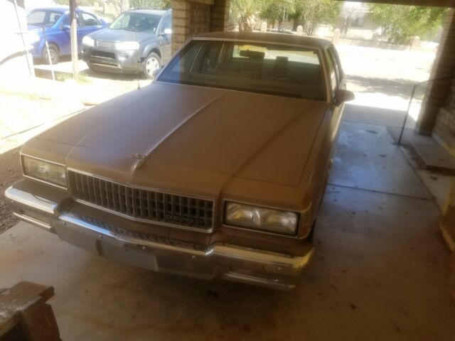 1988 Gold Chevrolet Caprice Sedan