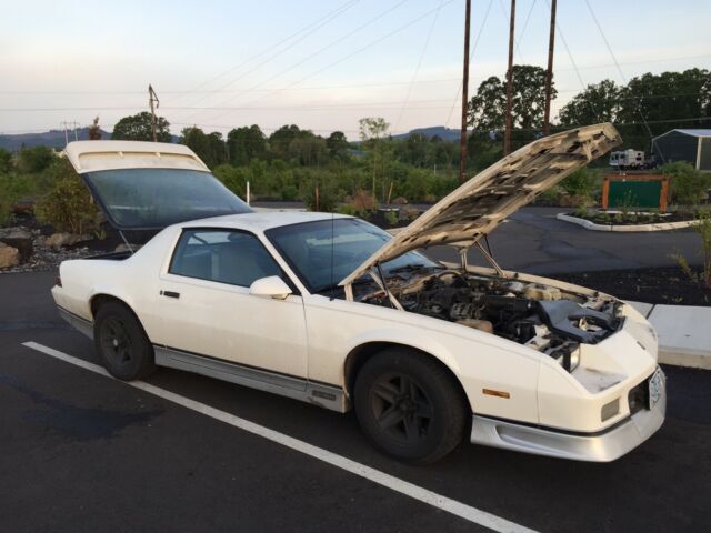 1988 White Chevrolet Camaro Coupe