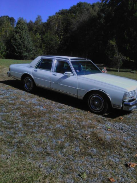 1988 Green Chevrolet Capriceold Sedan