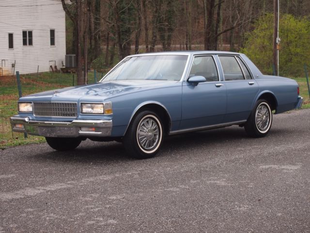 1988 Blue Chevrolet Capriceold Sedan