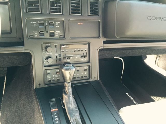 1988 White Chevrolet Corvette Hatchback