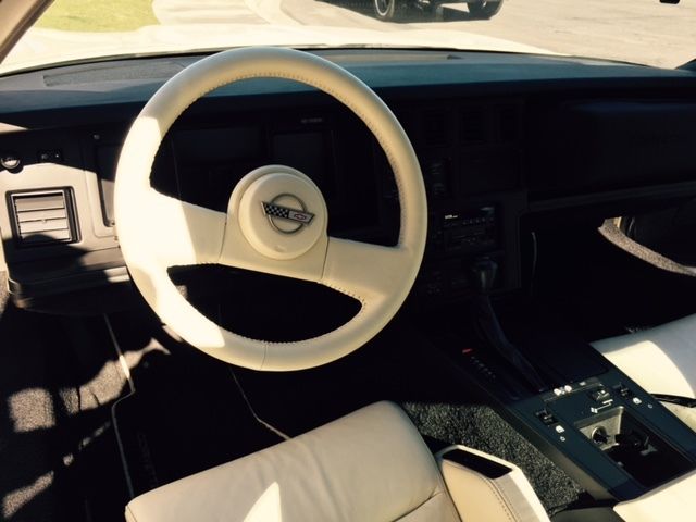 1988 White Chevrolet Corvette Hatchback