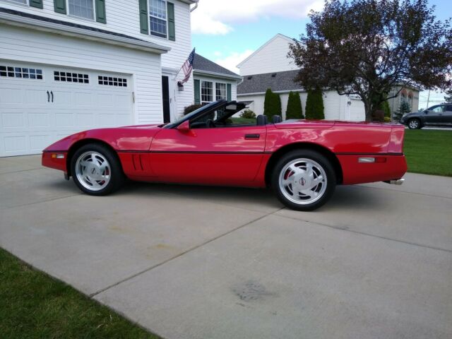 1988 Red Chevrolet Corvette Convertible